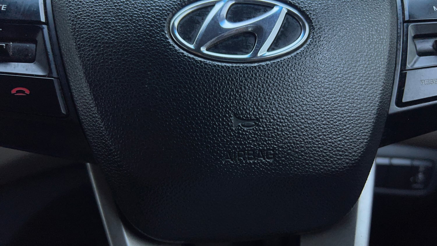 Used 2017 Hyundai Creta 1.6 SX Plus AT Petrol Petrol Automatic top_features Airbags
