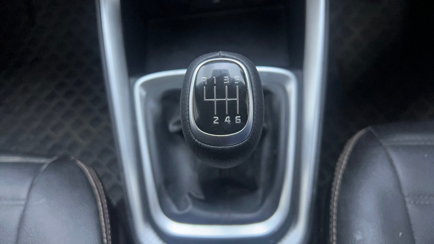 Used 2021 Kia Sonet HTX 1.5 Diesel Manual interior GEAR  KNOB VIEW