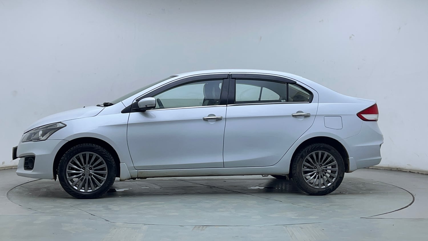 Used 2018 Maruti Suzuki Ciaz Alpha 1.4 AT Petrol Automatic exterior LEFT SIDE VIEW