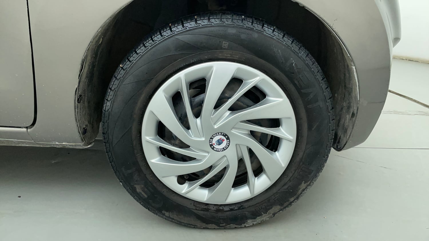 Used 2016 Datsun Redi-GO T (O) Petrol Manual tyres RIGHT FRONT TYRE RIM VIEW