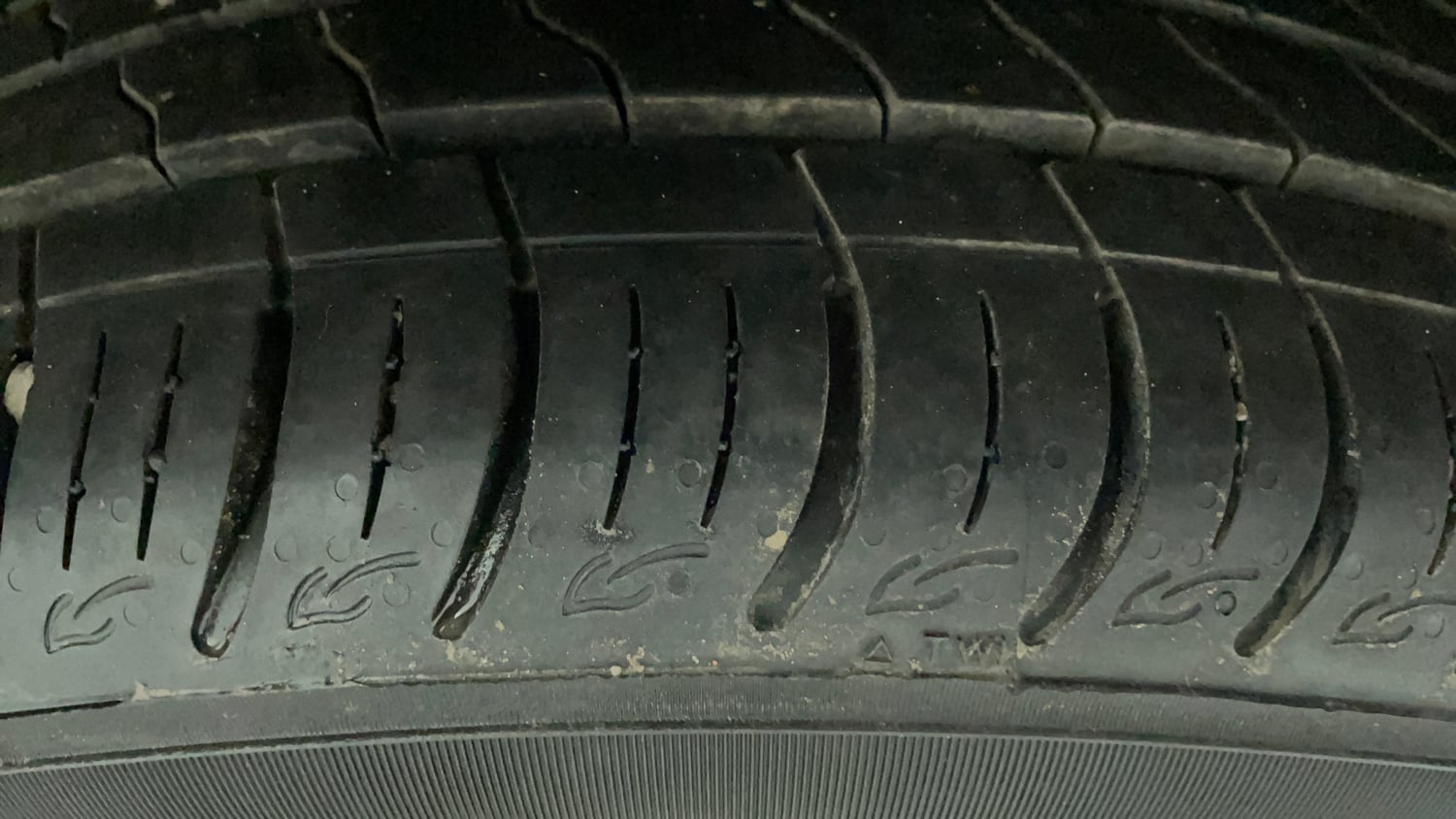 Used 2018 Maruti Suzuki Baleno Zeta 1.2 Petrol Manual tyres LEFT FRONT TYRE TREAD VIEW