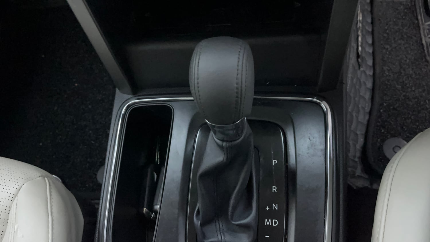 Used 2026 Mahindra Thar Roxx MX5 Petrol AT 2WD Petrol Automatic interior GEAR  KNOB VIEW
