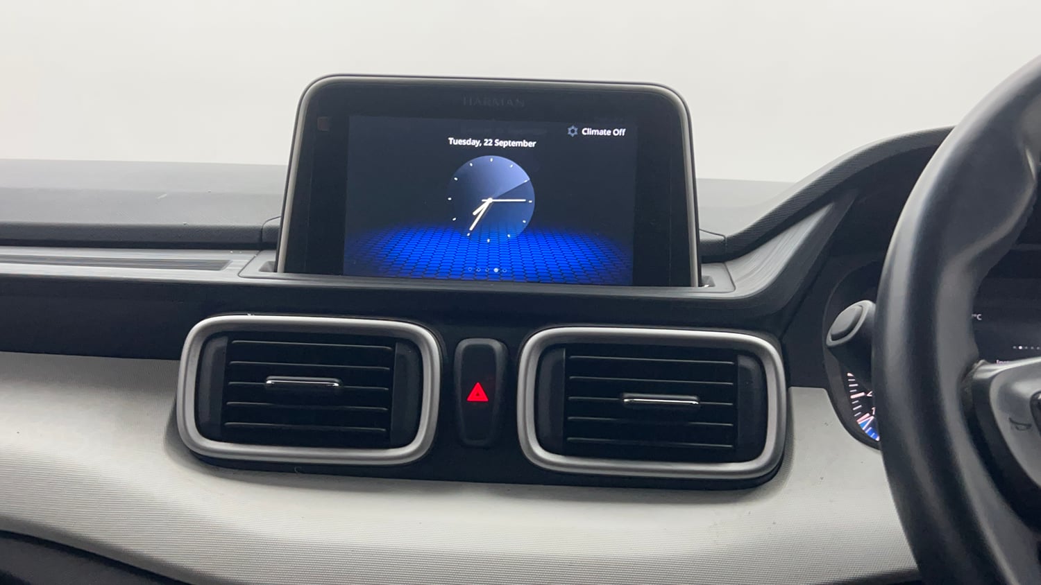 Used 2023 Tata Punch Creative Dual Tone AMT Petrol Automatic top_features Touch screen infotainment system