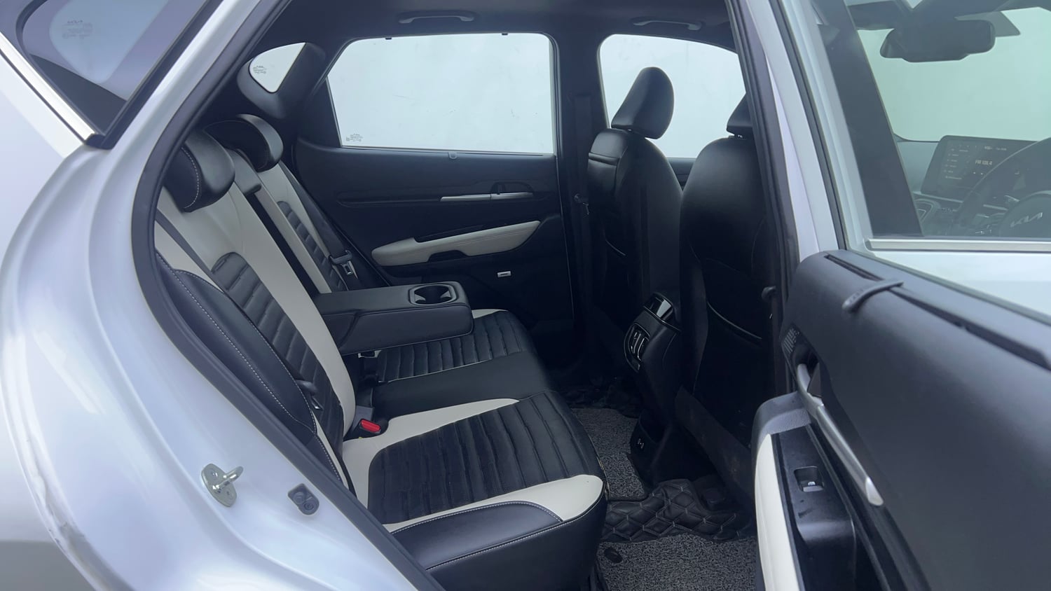 Used 2024 Kia Sonet GTX Plus 1.0 Turbo Petrol DCT Petrol Automatic interior RIGHT SIDE REAR DOOR CABIN VIEW