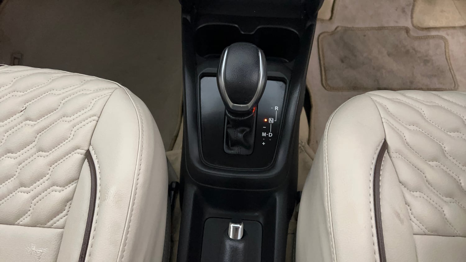 Used 2026 Maruti Suzuki Dzire VXi AMT Petrol Automatic interior GEAR  KNOB VIEW