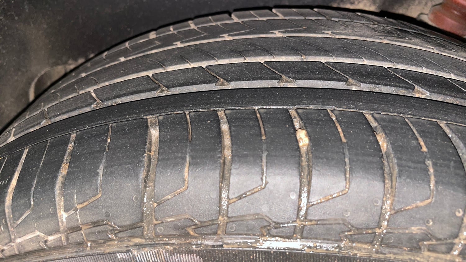 Used 2024 Hyundai Creta 1.5 CRDi Diesel AT DSL SX(O) Diesel Automatic tyres LEFT REAR TYRE TREAD VIEW