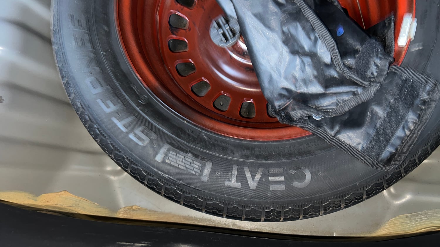Used 2021 Nissan Magnite XV Premium Turbo (O) Petrol Manual tyres SPARE TYRE VIEW