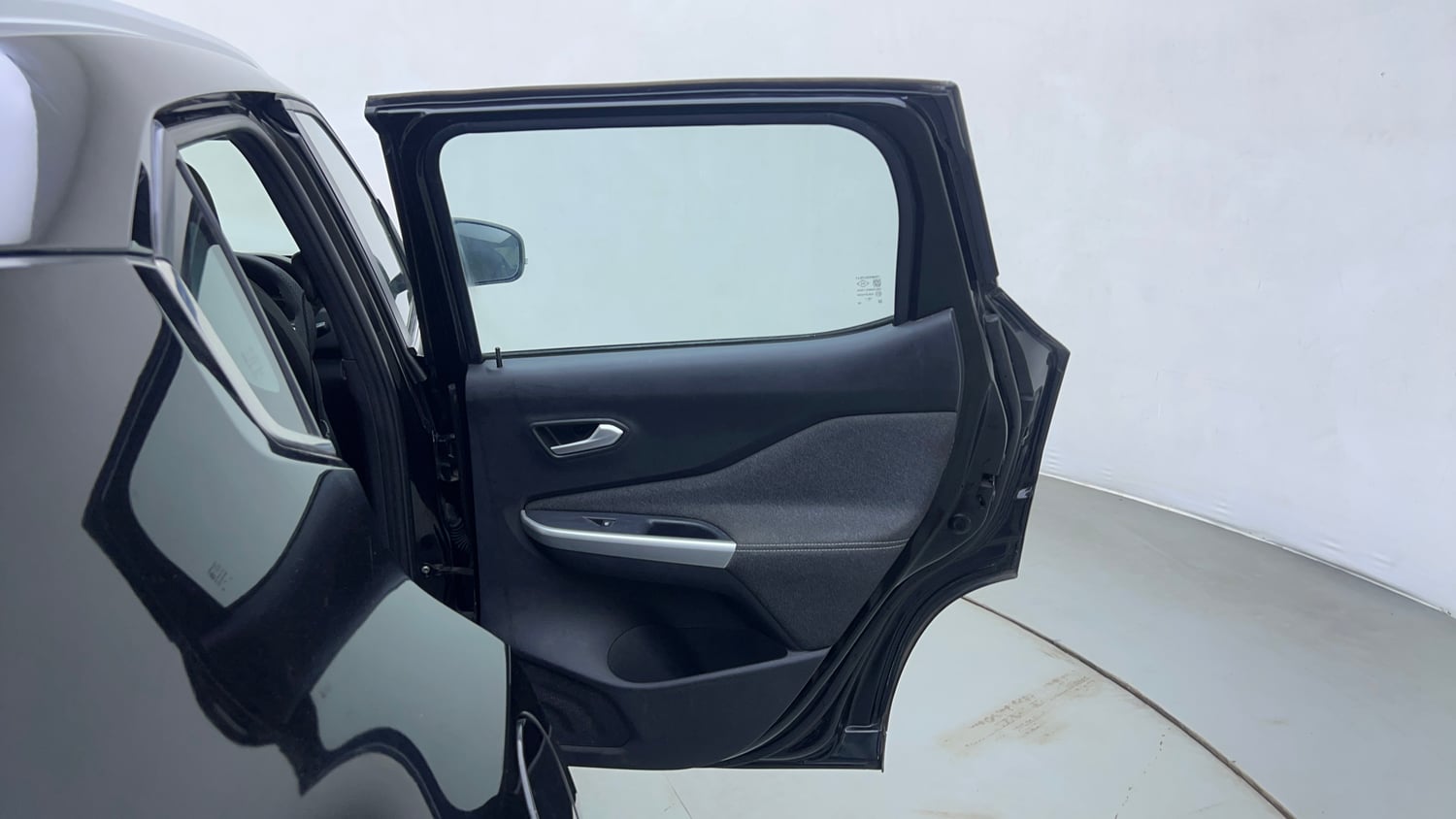 Used 2021 Nissan Magnite XV Premium Turbo (O) Petrol Manual interior RIGHT REAR DOOR OPEN VIEW