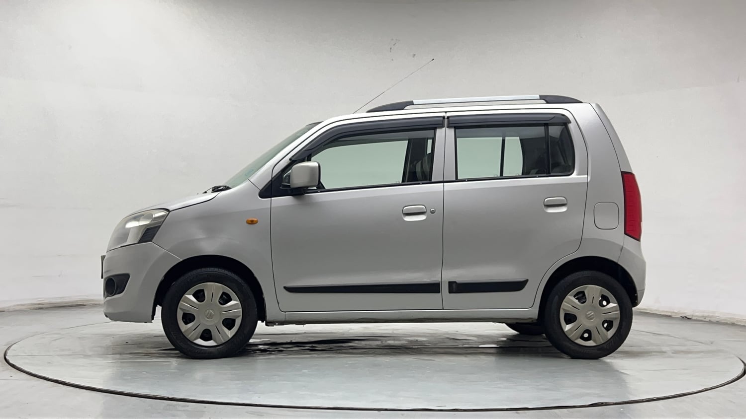Used 2015 Maruti Suzuki Wagon R VXI Petrol Manual exterior LEFT SIDE VIEW