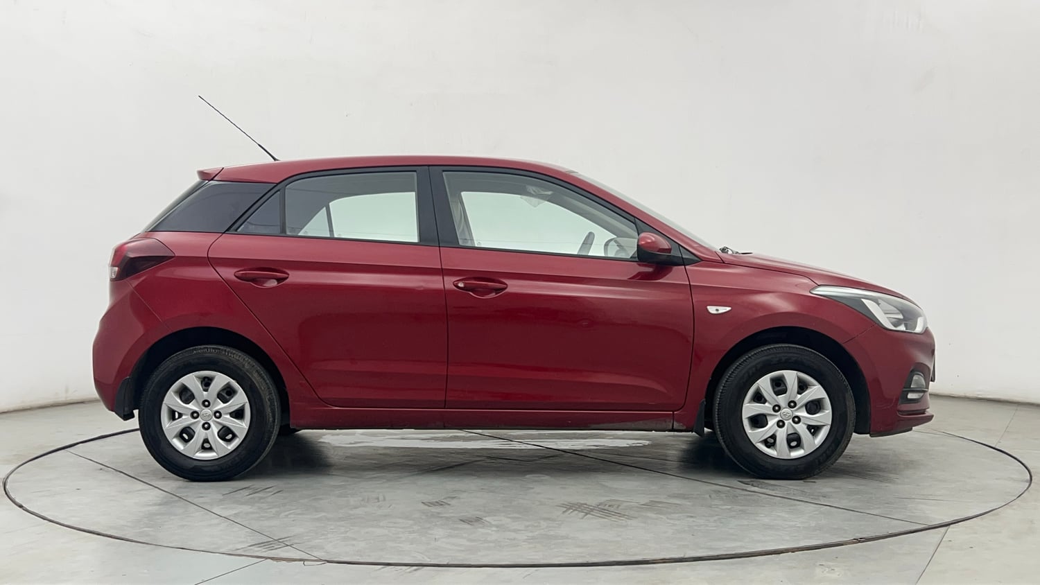 Used 2019 Hyundai Elite i20 Magna Plus 1.2 Petrol Manual exterior RIGHT SIDE VIEW