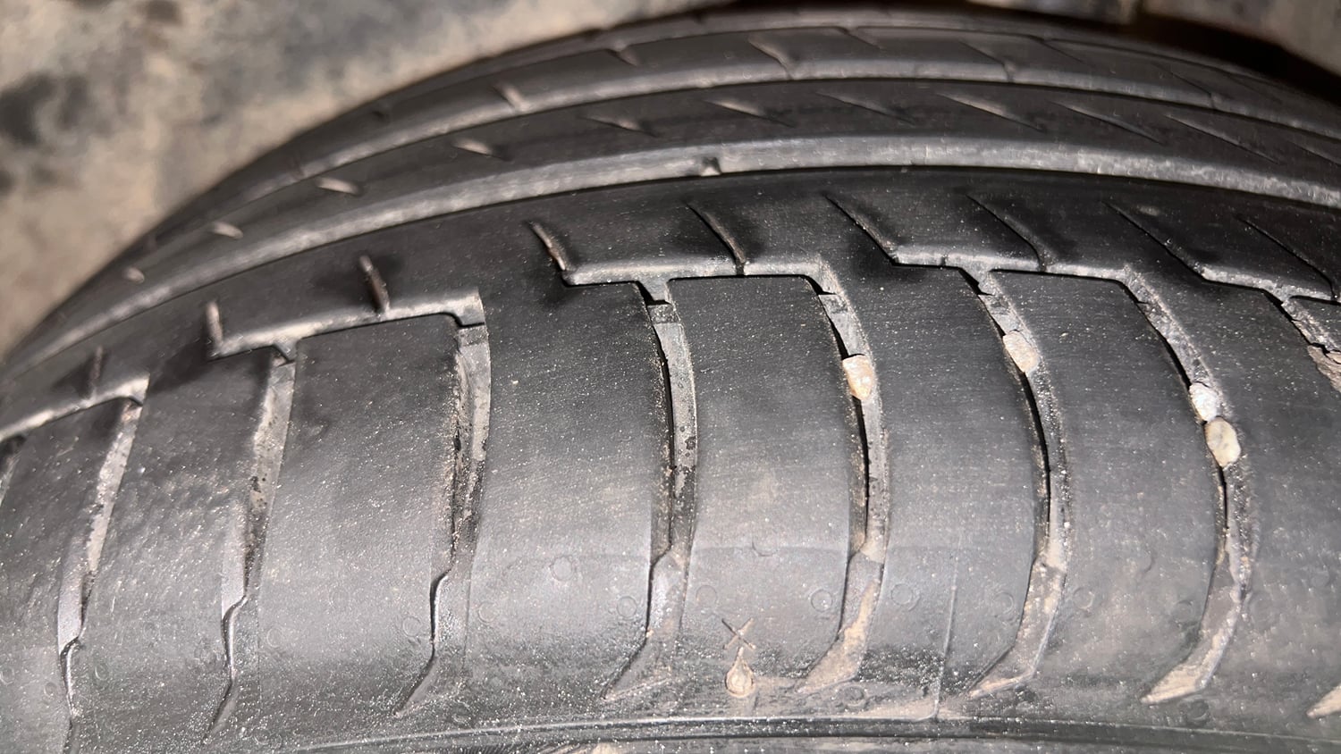 Used 2022 Jeep Compass Model S (O) Diesel 4x4 AT Diesel Automatic tyres LEFT REAR TYRE TREAD VIEW
