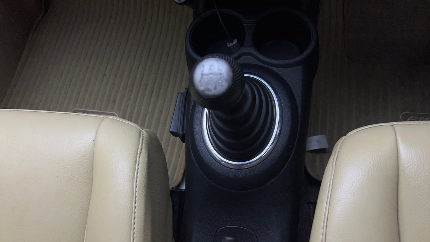 Used 2015 Honda Amaze 1.2 SX i-VTEC Petrol Manual interior GEAR  KNOB VIEW