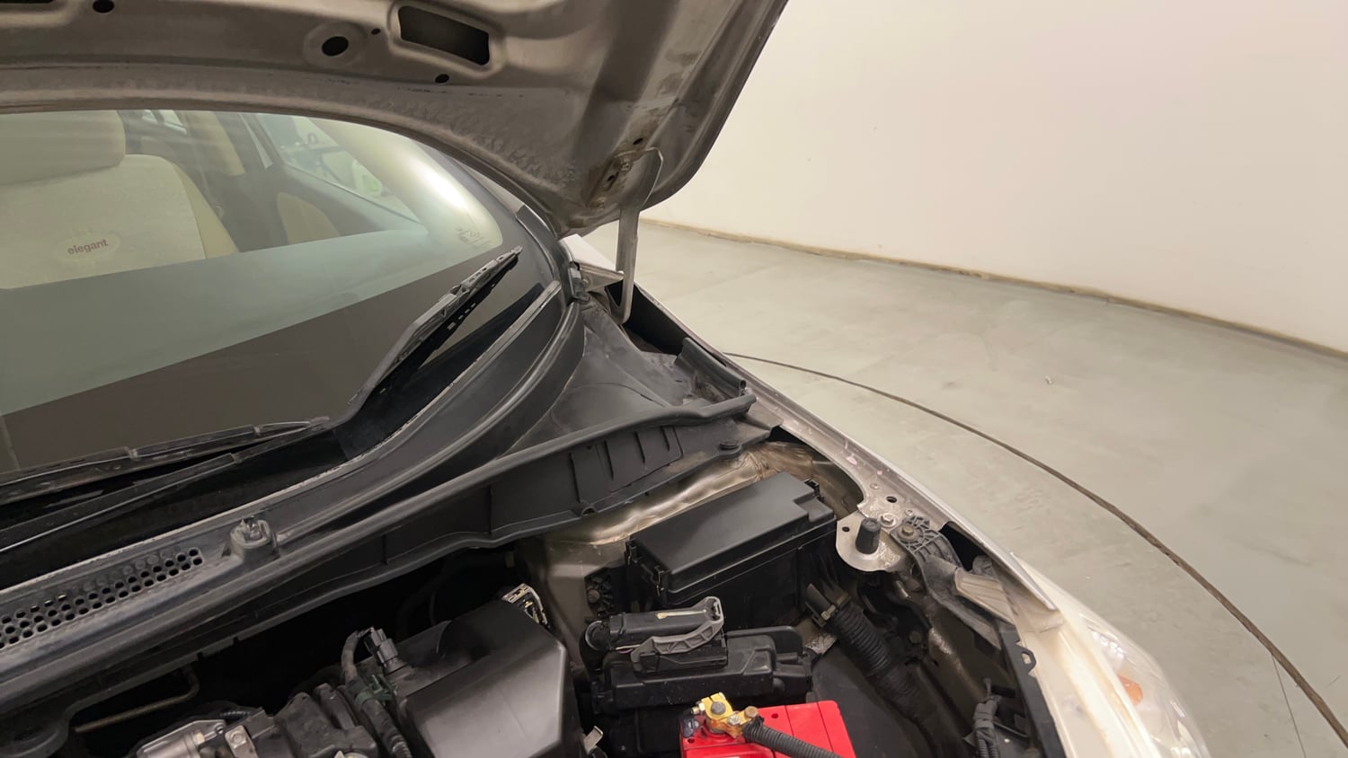 Used 2014 Honda City SV Petrol Manual engine ENGINE LEFT SIDE HINGE & APRON VIEW