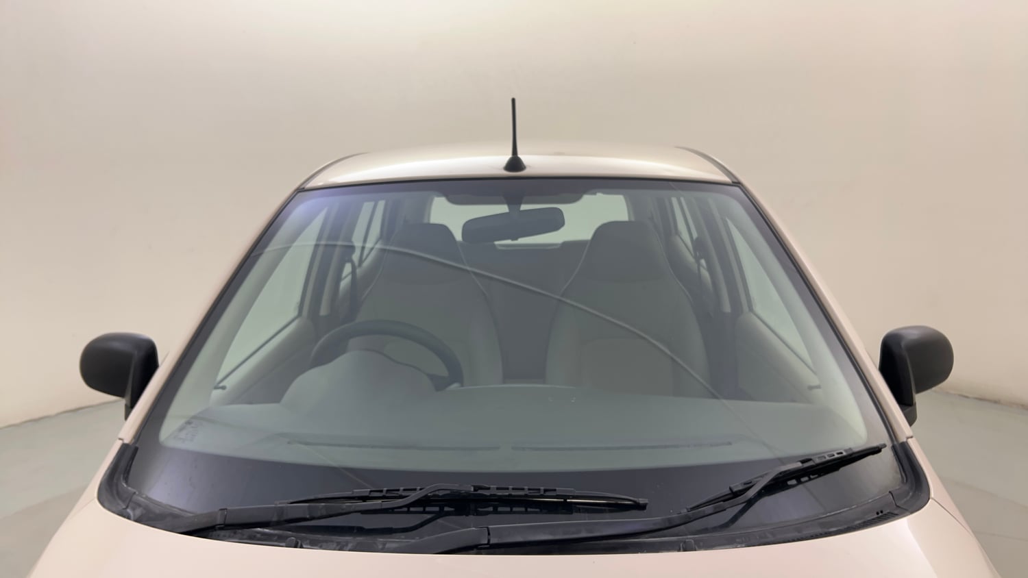 Used 2014 Hyundai i10 Magna 1.1 iRDE2 Petrol Manual exterior FRONT WINDSHIELD VIEW