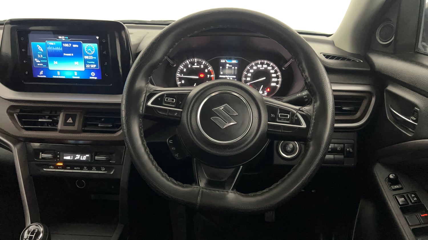 Used 2023 Maruti Suzuki Brezza ZXi Petrol Manual interior STEERING VIEW