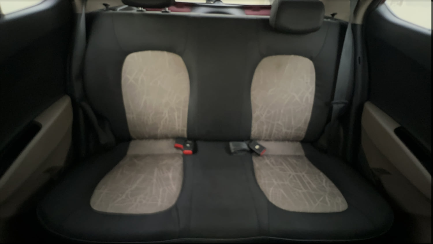 Used 2015 Hyundai Grand i10 Asta 1.1 CRDi (O) Diesel Manual interior REAR SEAT CONDITION VIEW