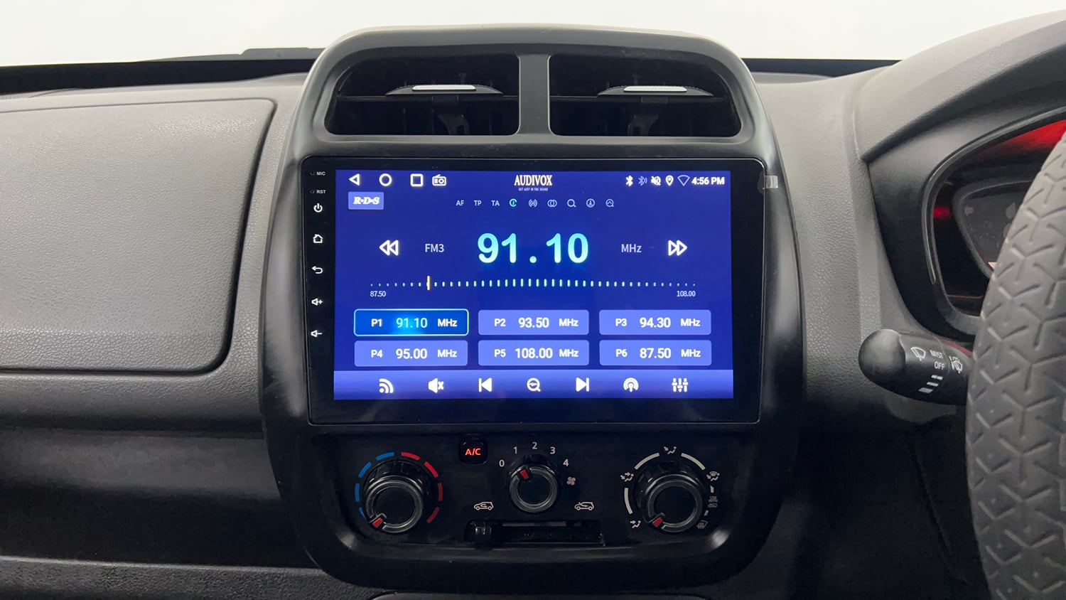 Used 2018 Renault Kwid RXT Petrol Manual interior MUSIC SYSTEM & AC CONTROL VIEW