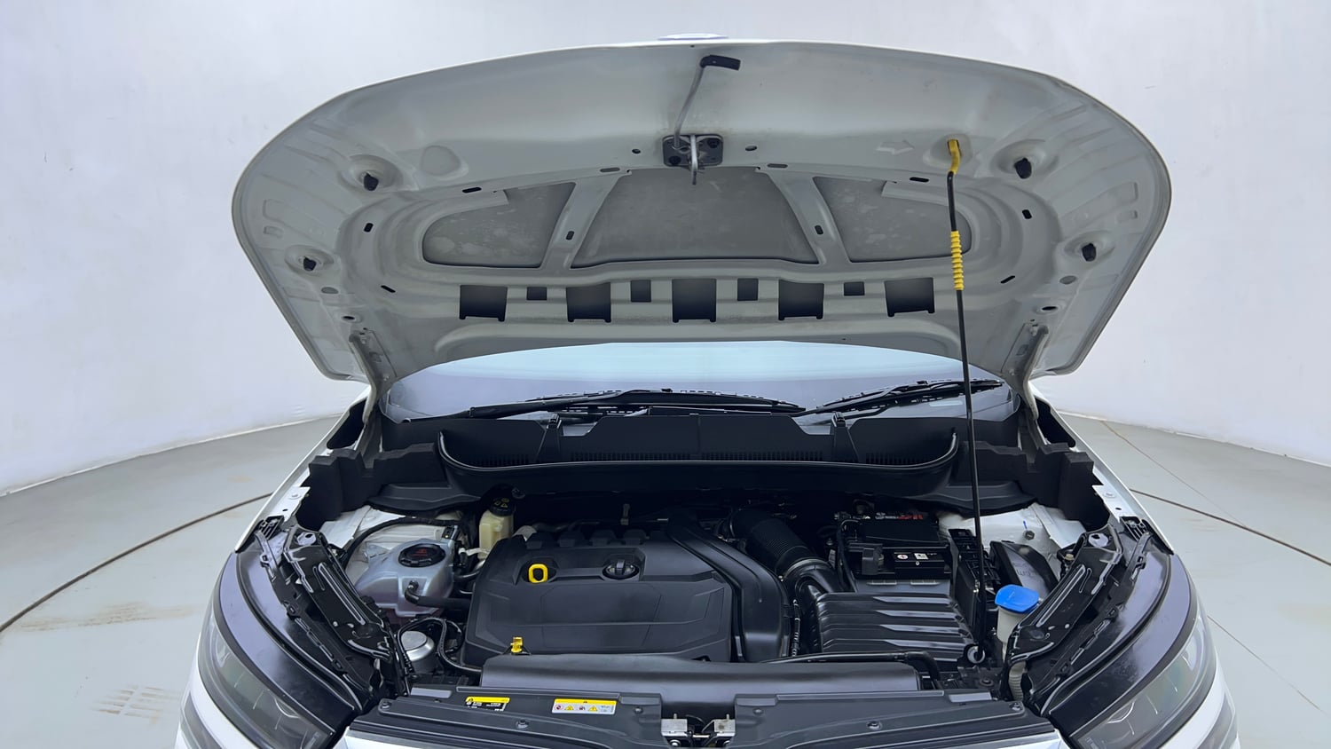 Used 2022 Skoda Kushaq Style 1.5L TSI DSG (6 Airbags) Petrol Automatic engine ENGINE & BONNET OPEN FRONT VIEW