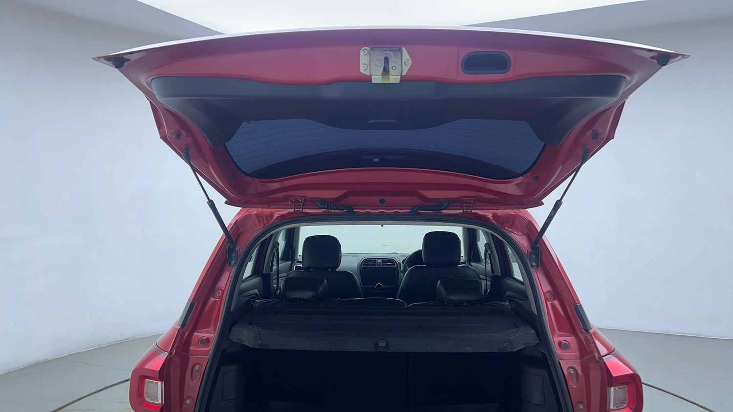 Used 2021 Maruti Suzuki Vitara Brezza ZXi AT SHVS Petrol Automatic interior DICKY DOOR OPEN VIEW