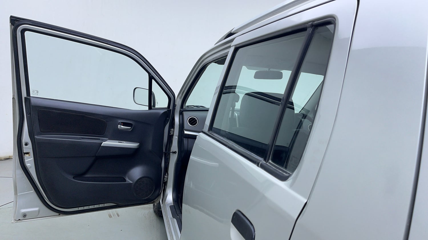 Used 2012 Maruti Suzuki Wagon R 1.0 LXi CNG Cng Manual interior LEFT FRONT DOOR OPEN VIEW