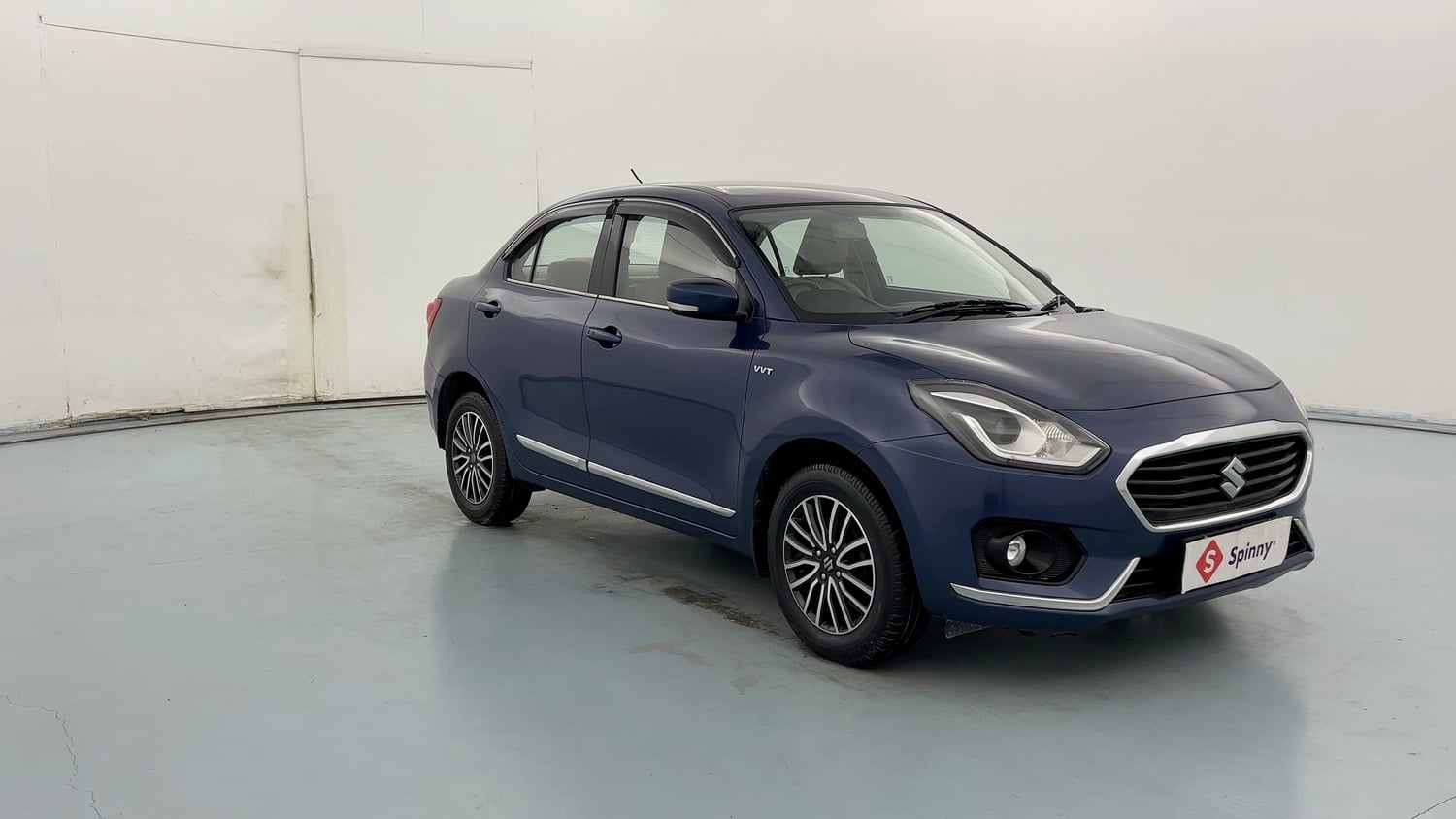 Used 2018 Maruti Suzuki Dzire ZXi Plus Petrol Manual exterior RIGHT FRONT CORNER VIEW