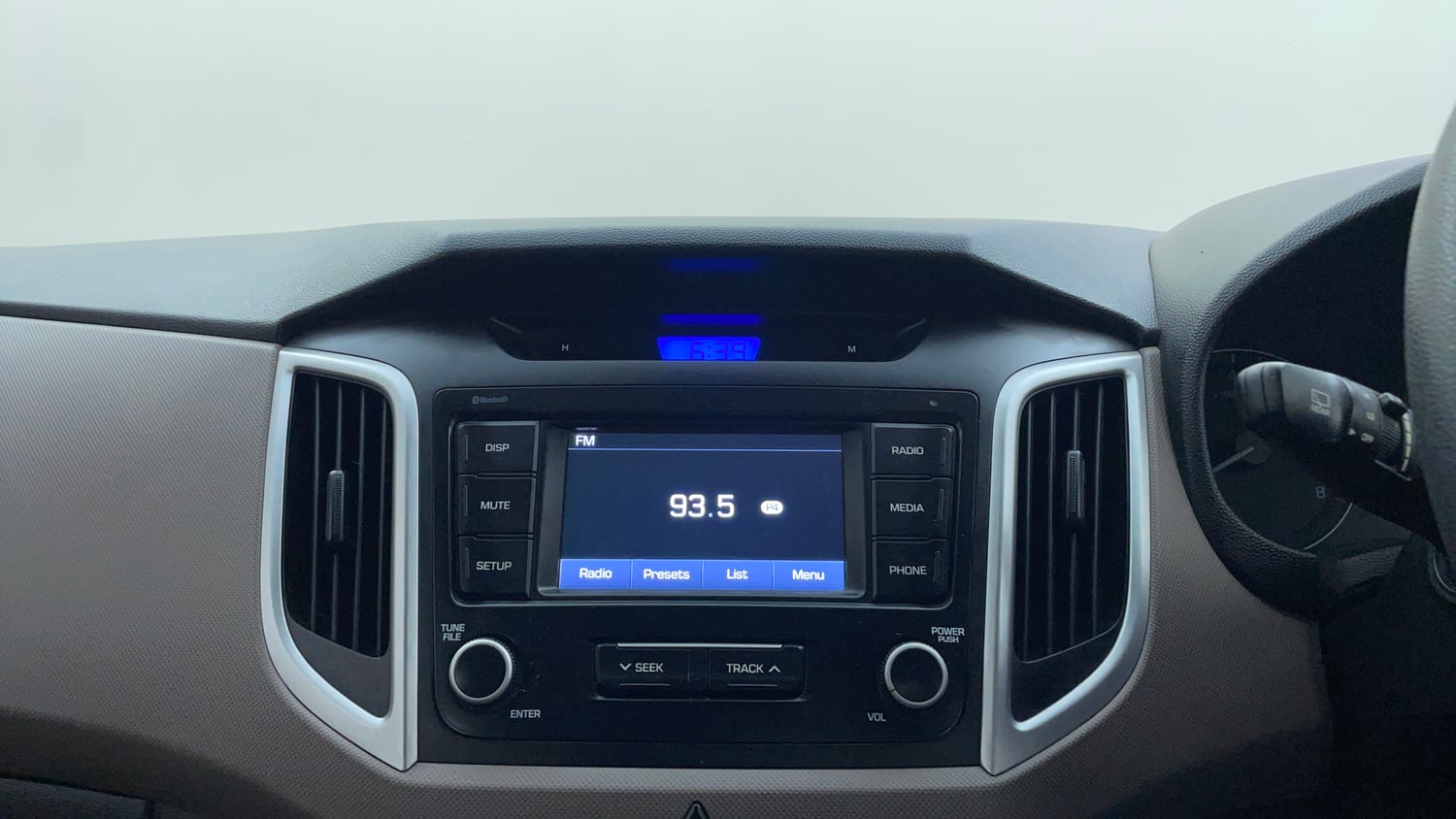 Used 2018 Hyundai Creta E Plus 1.6 Petrol Petrol Manual top_features Integrated (in-dash) music system