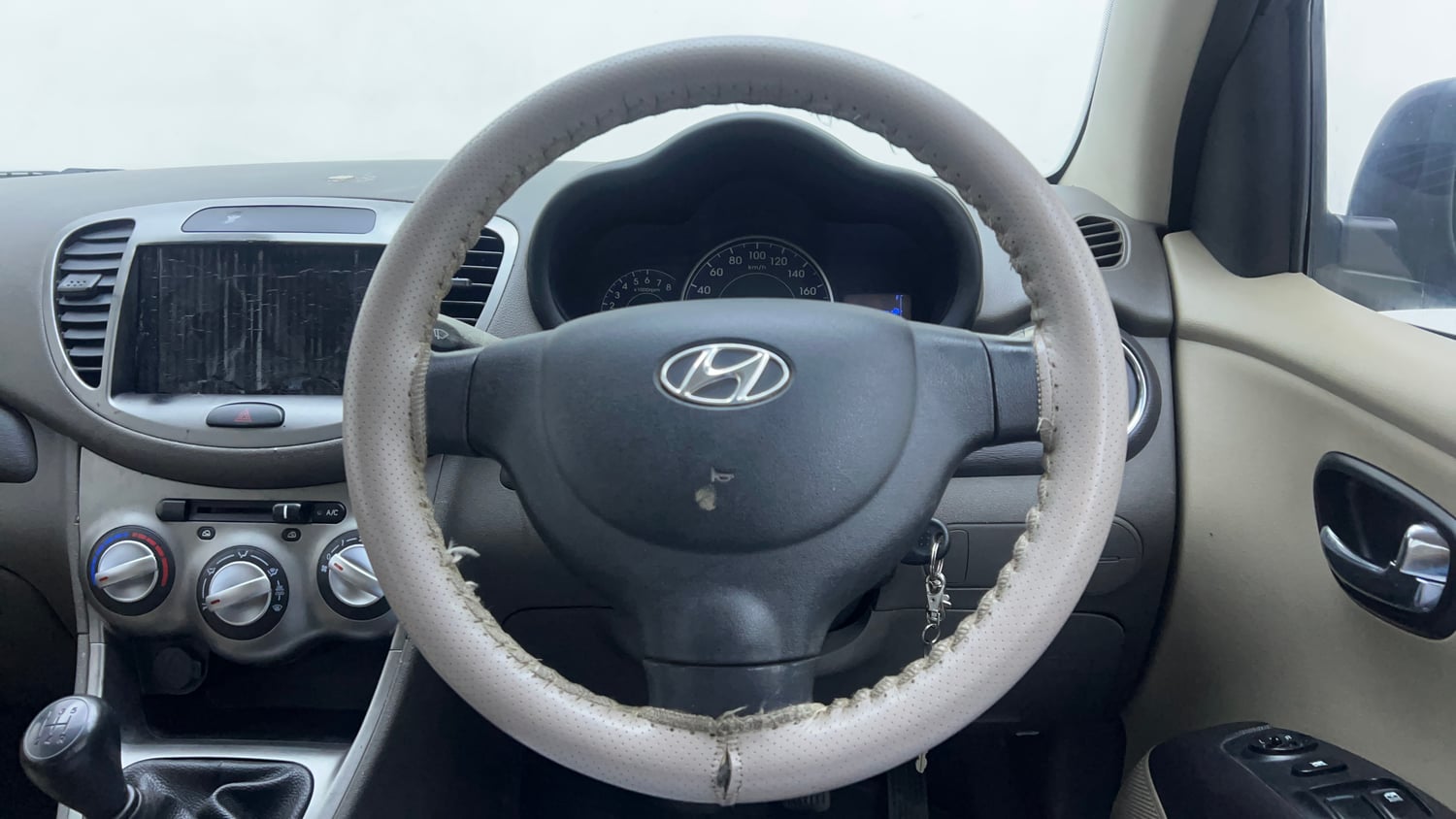 Used 2013 Hyundai i10 Magna 1.2 Kappa2 Petrol Manual interior STEERING VIEW