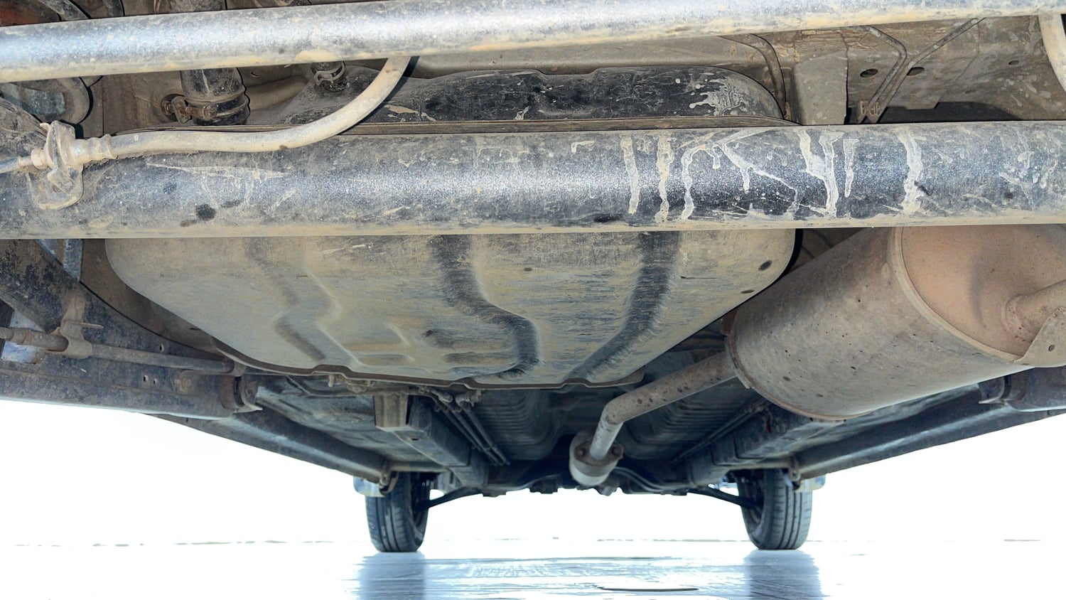 Used 2012 Maruti Suzuki Wagon R 1.0 LXi CNG Cng Manual extra REAR UNDERBODY VIEW (TAKEN FROM REAR)