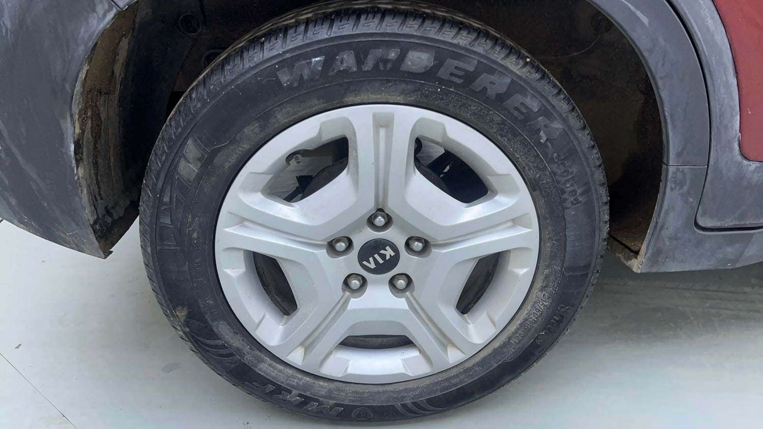 Used 2021 Kia Sonet HTX 1.5 Diesel Manual tyres RIGHT REAR TYRE RIM VIEW