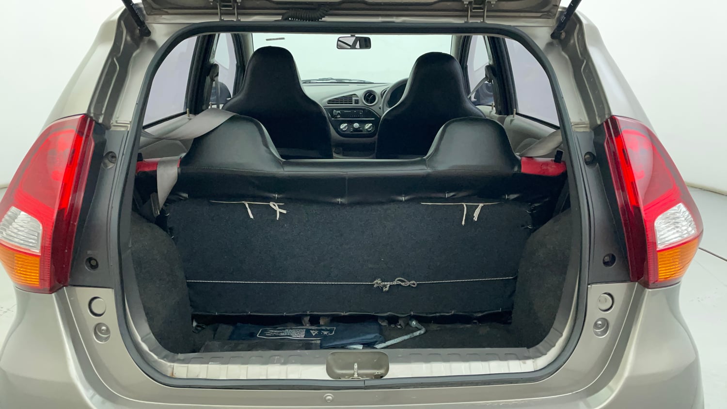 Used 2016 Datsun Redi-GO T (O) Petrol Manual interior DICKY INSIDE VIEW