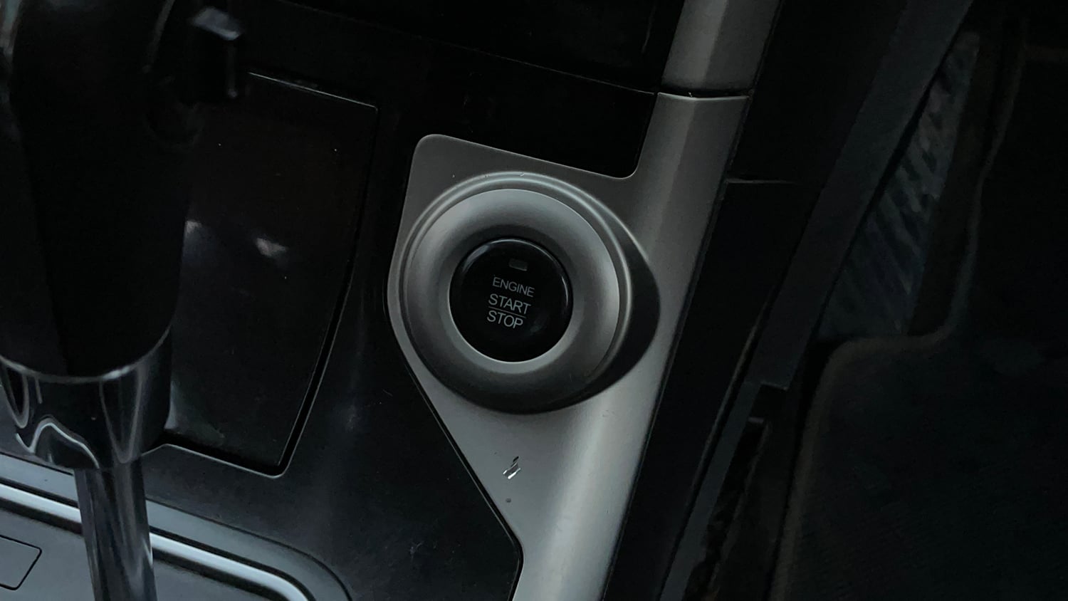 Used 2018 Mahindra XUV500 W9 AT Diesel Automatic top_features Keyless start