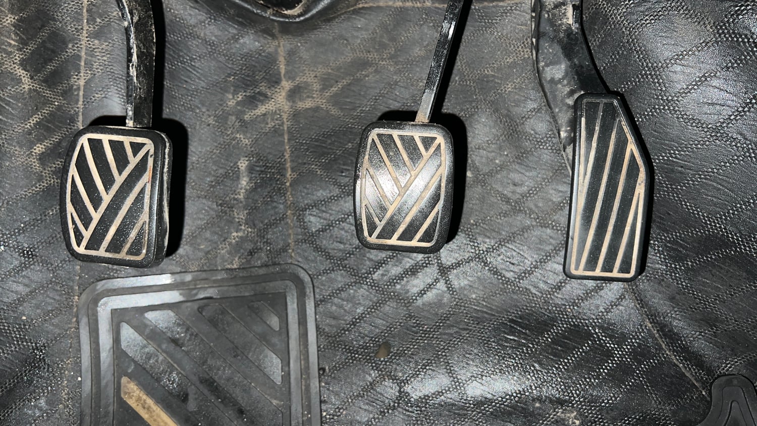 Used 2019 Maruti Suzuki Ignis Alpha 1.2 MT Petrol Manual interior PEDALS VIEW