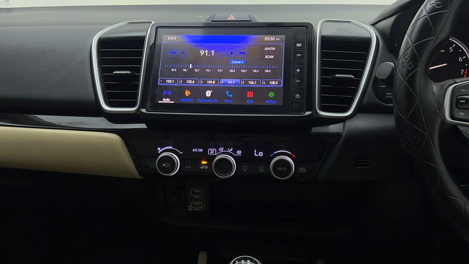 Used 2022 Honda City V Petrol Petrol Manual interior MUSIC SYSTEM & AC CONTROL VIEW