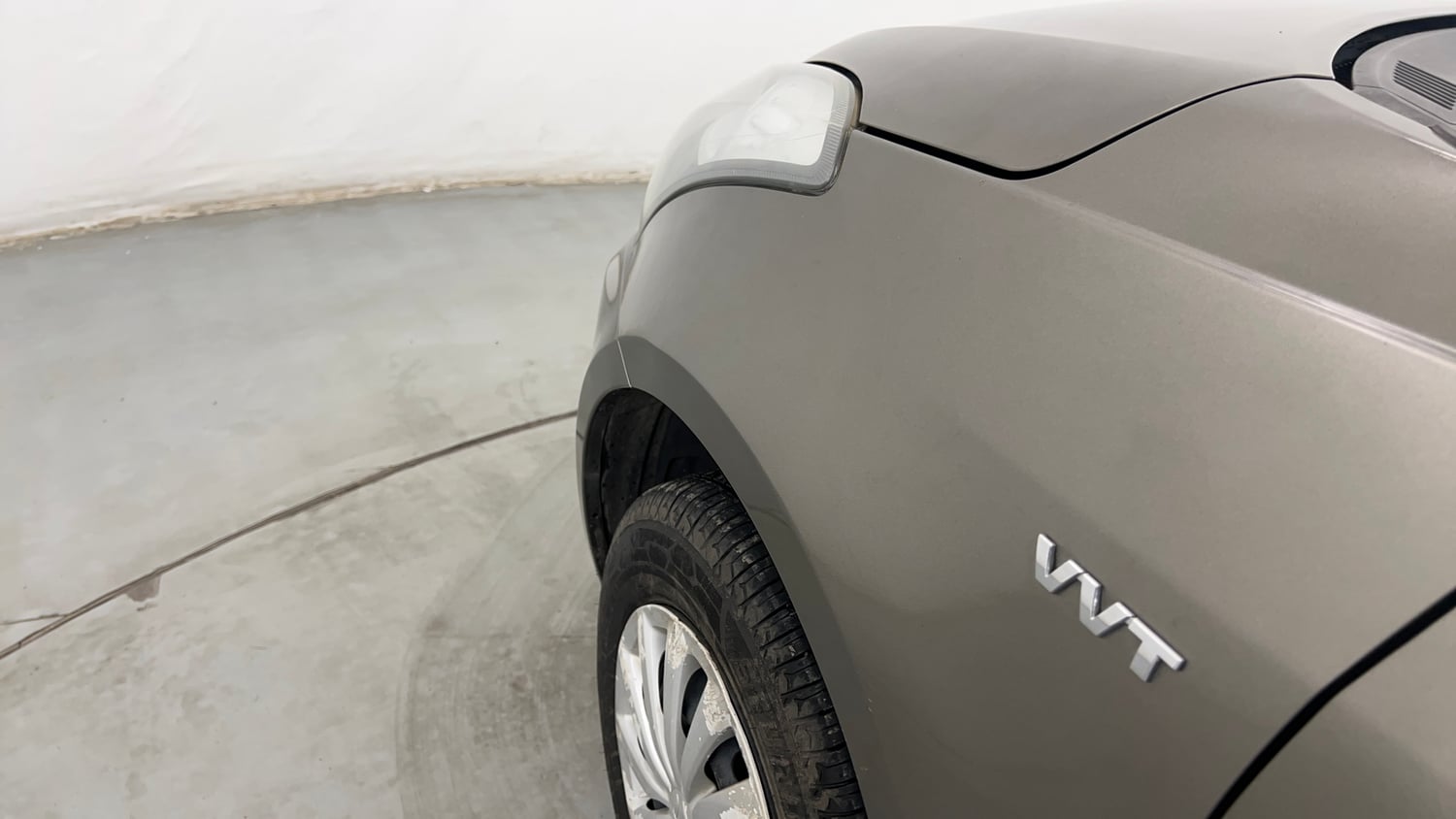 Used 2016 Maruti Suzuki Swift Dzire VXI Petrol Manual dents MINOR SCRATCH