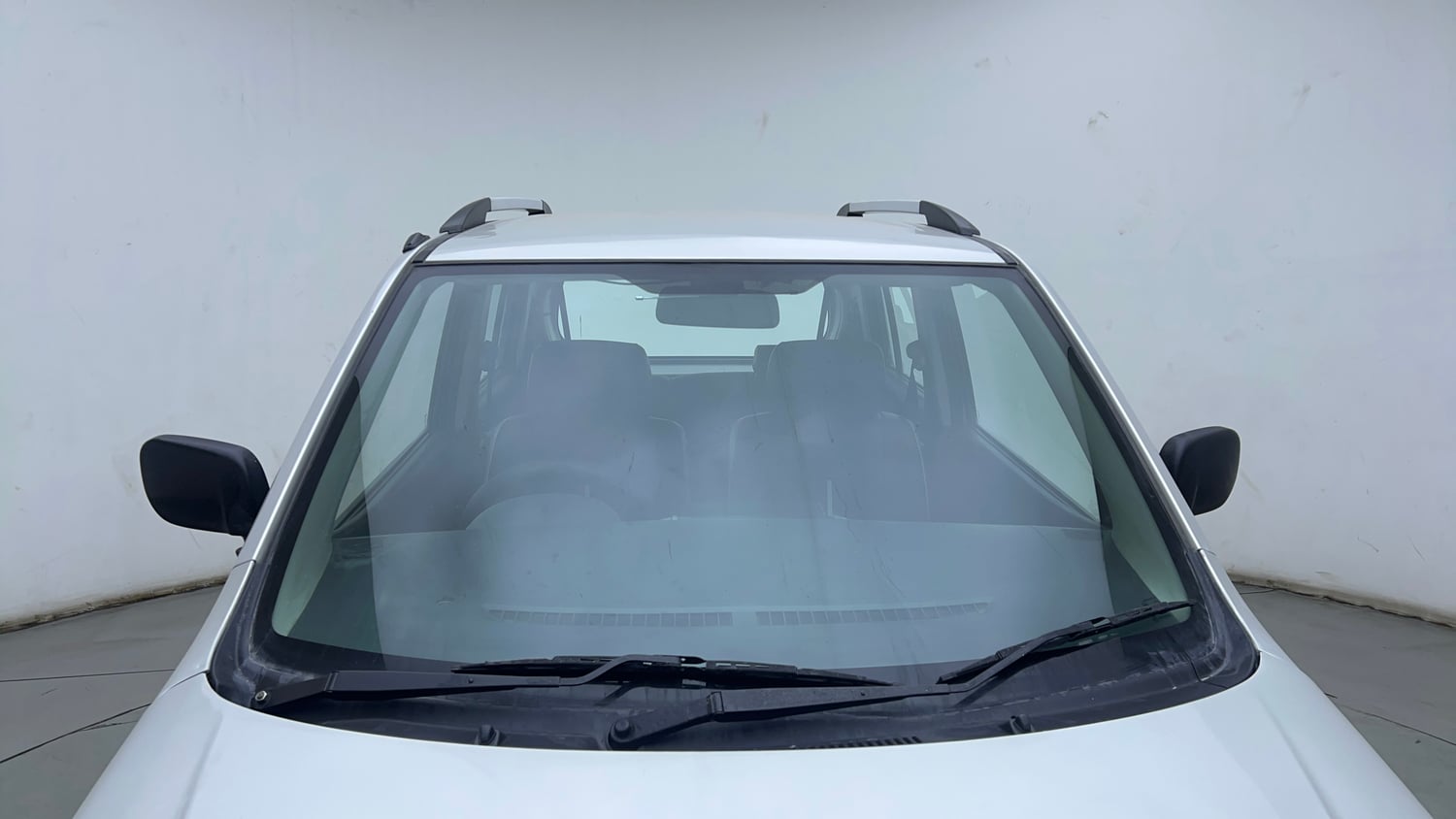 Used 2012 Maruti Suzuki Wagon R LXi Petrol Manual exterior FRONT WINDSHIELD VIEW