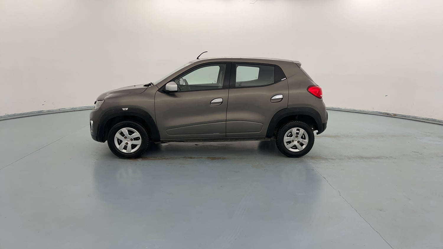 Used 2017 Renault Kwid 1.0 RXT AMT Petrol Automatic exterior LEFT SIDE VIEW