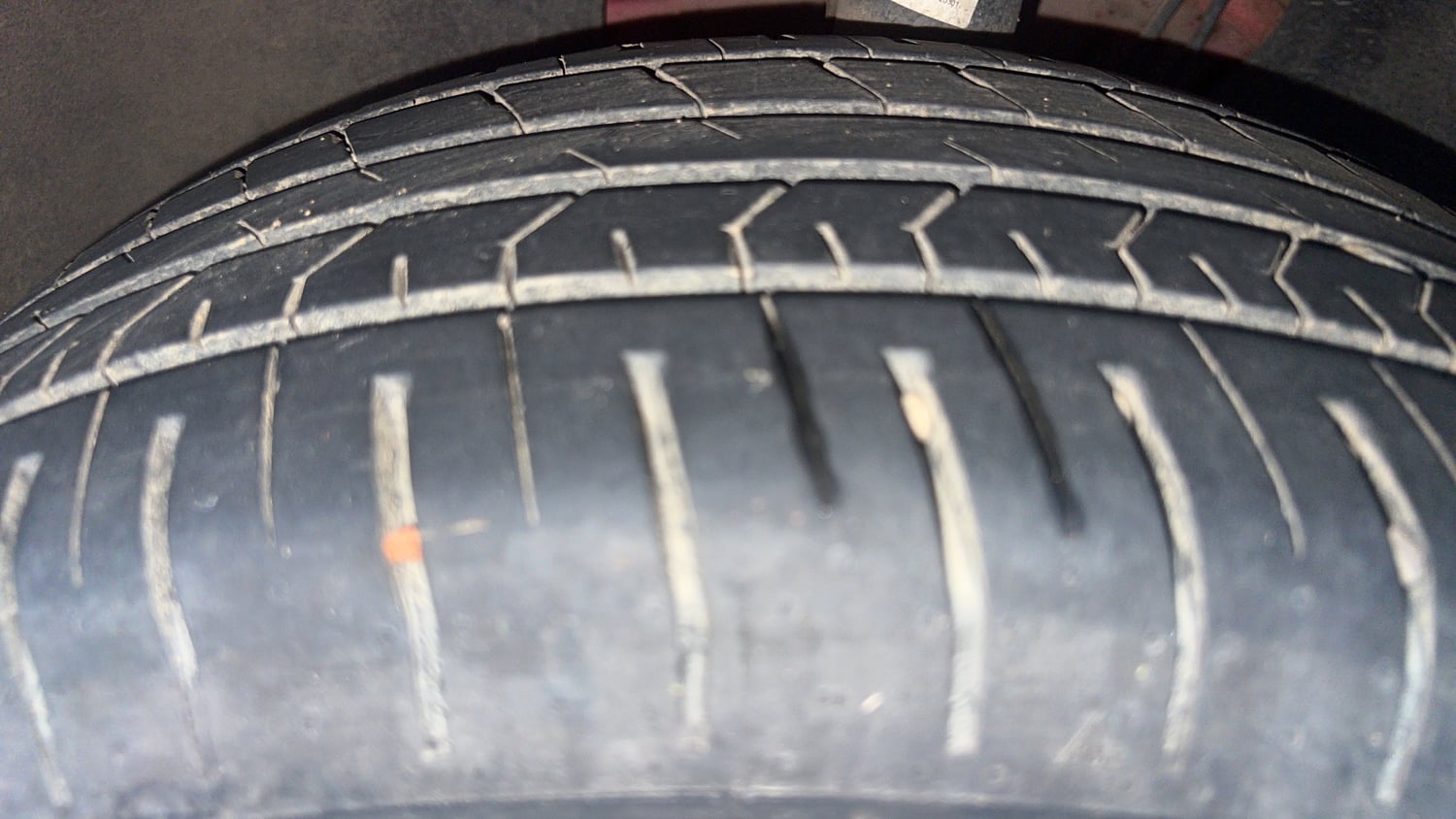 Used 2025 Skoda Slavia Style 1.0L TSI MT Petrol Manual tyres LEFT FRONT TYRE TREAD VIEW