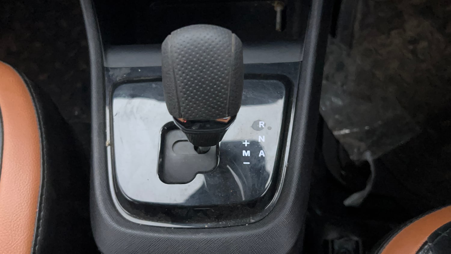 Used 2023 Tata Punch Creative Dual Tone AMT Petrol Automatic interior GEAR  KNOB VIEW