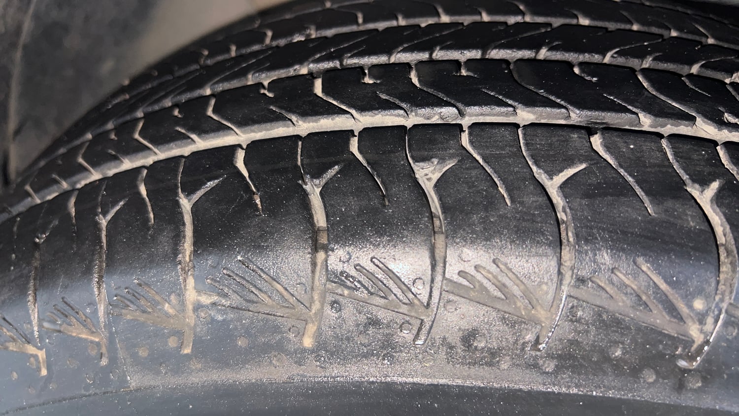 Used 2021 Hyundai Creta SX (O) 1.5 Diesel Automatic Diesel Automatic tyres LEFT FRONT TYRE TREAD VIEW