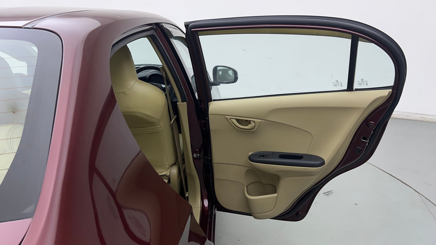 Used 2015 Honda Amaze 1.2 SX i-VTEC Petrol Manual interior RIGHT REAR DOOR OPEN VIEW