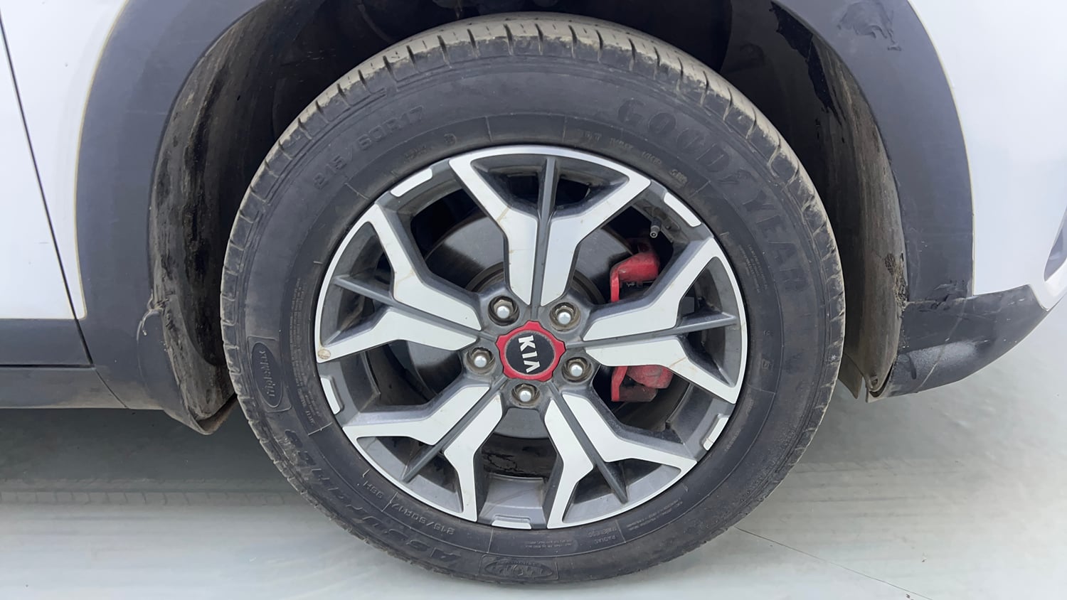 Used 2020 kia Seltos GTX Plus DCT 1.4 Petrol Automatic tyres RIGHT FRONT TYRE RIM VIEW