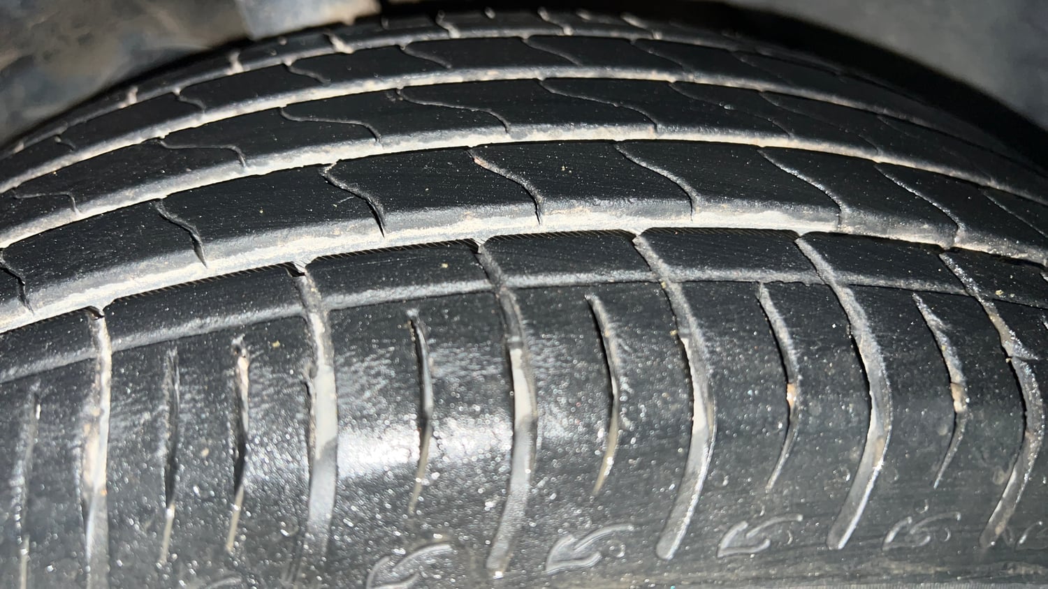 Used 2023 Maruti Suzuki Brezza ZXi Petrol Manual tyres LEFT FRONT TYRE TREAD VIEW