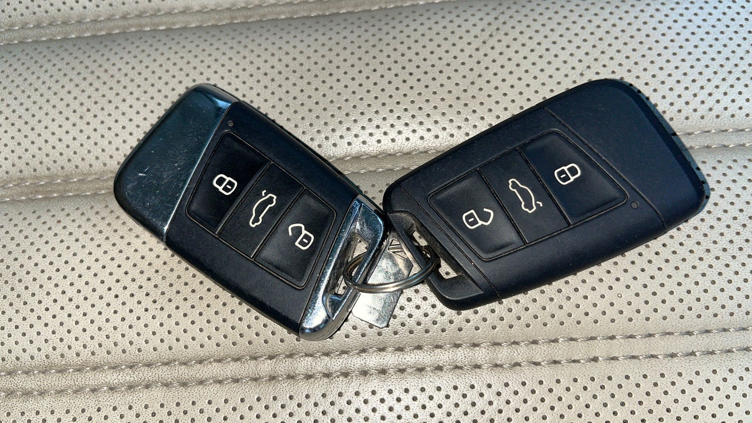 Used 2020 Skoda Superb L&K TSI AT Petrol Automatic extra CAR KEY VIEW