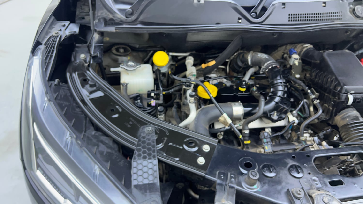 Used 2021 Nissan Magnite XV Premium Turbo (O) Petrol Manual engine ENGINE RIGHT SIDE VIEW
