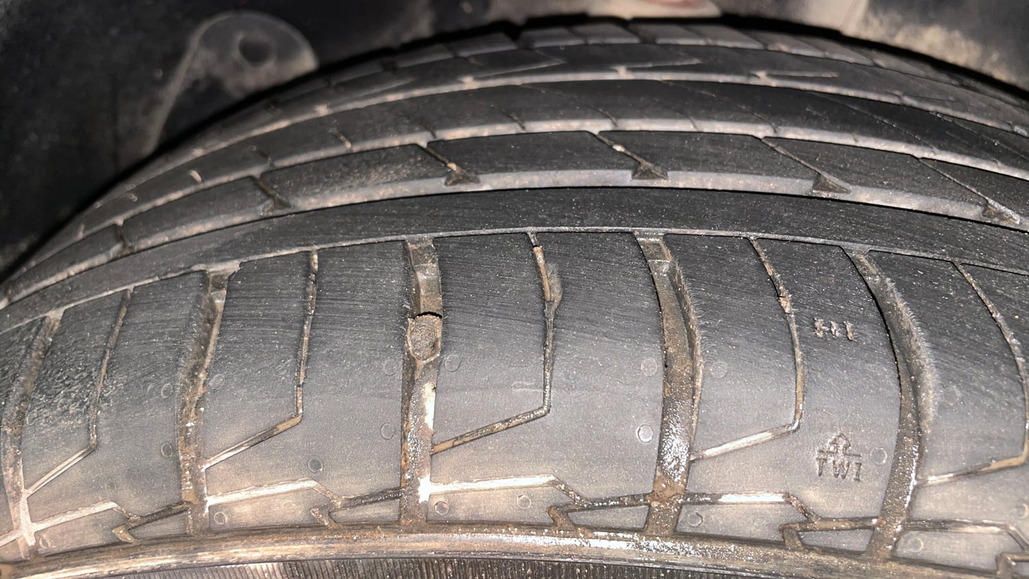 Used 2024 Hyundai Creta 1.5 CRDi Diesel AT DSL SX(O) Diesel Automatic tyres RIGHT REAR TYRE TREAD VIEW