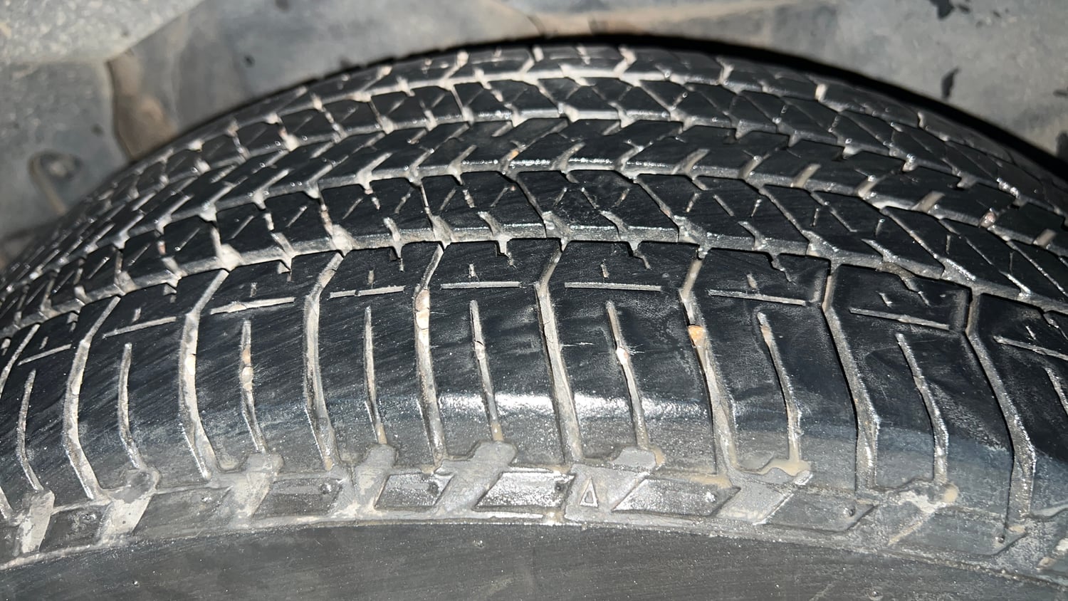 Used 2021 Mahindra XUV500 W7 Diesel Manual tyres RIGHT REAR TYRE TREAD VIEW