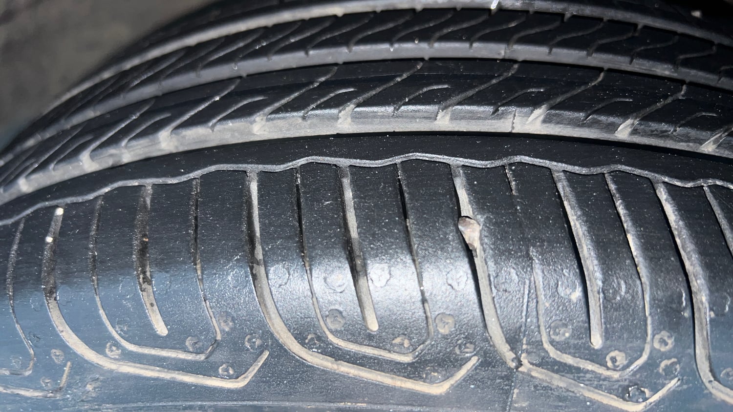 Used 2015 Honda Amaze 1.2 SX i-VTEC Petrol Manual tyres RIGHT FRONT TYRE TREAD VIEW