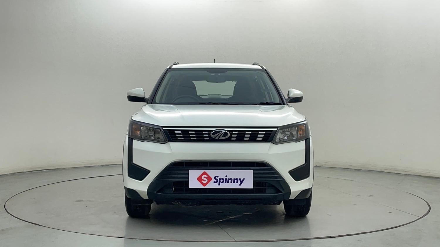 Used 2022 Mahindra XUV 300 W6 1.2 Petrol AMT Petrol Automatic exterior FRONT VIEW