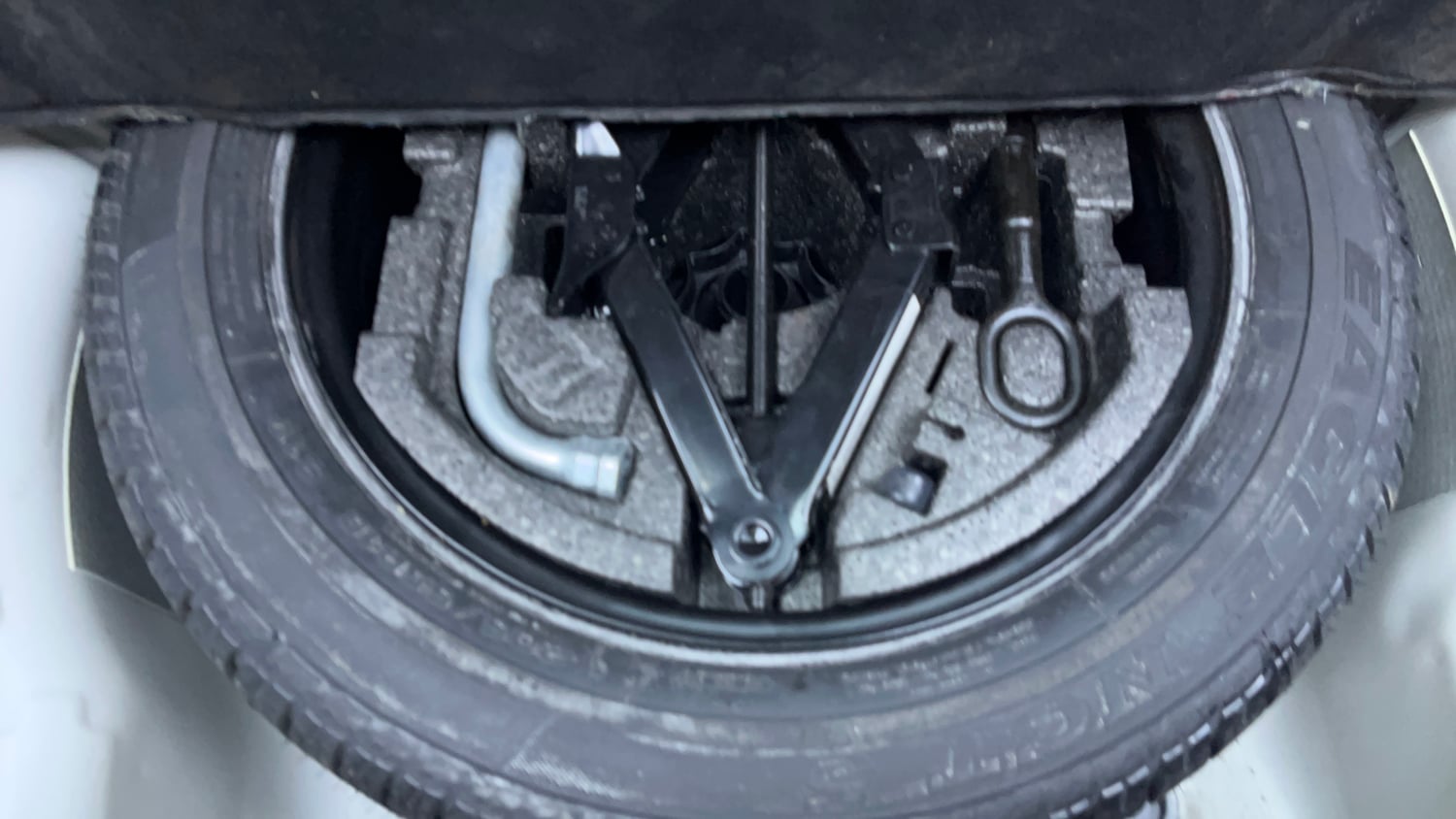 Used 2020 Skoda Superb L&K TSI AT Petrol Automatic tyres SPARE TYRE VIEW