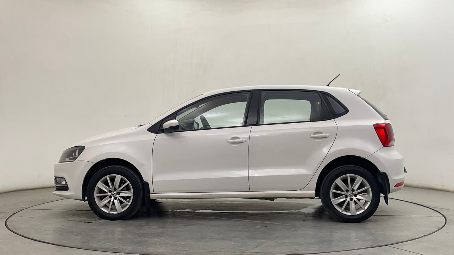 Used 2016 Volkswagen Polo Highline1.2L (P) Petrol Manual exterior LEFT SIDE VIEW